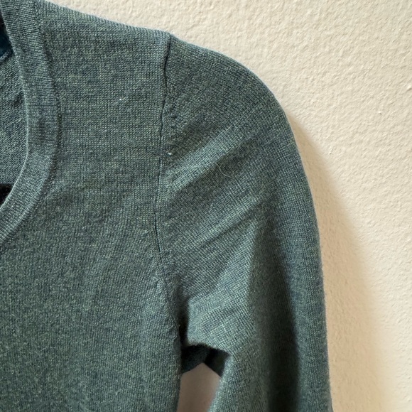 The Limited Forest Green Long Sleeve Top Size Petite Extra Small - Picture 3 of 4